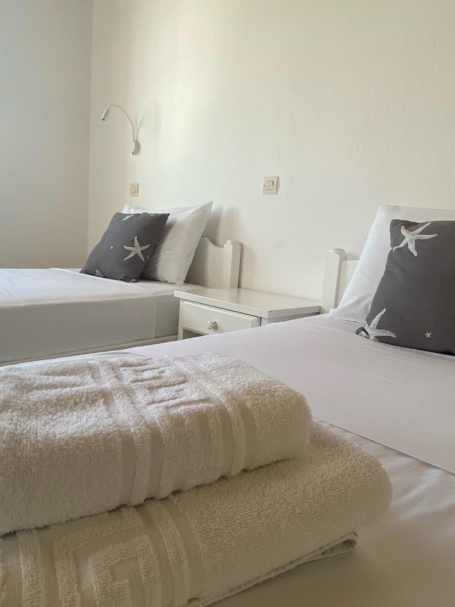 Fisilanis Beachfront Hotel Logaras Eksteriør billede