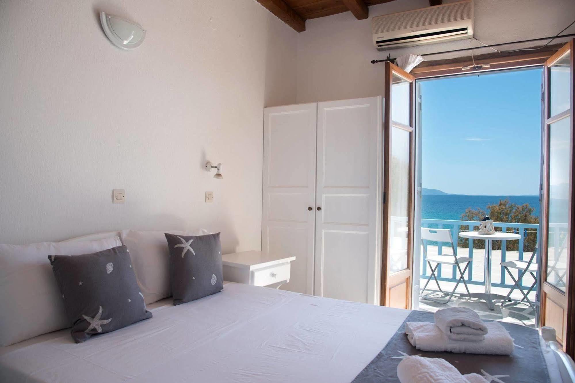 Fisilanis Beachfront Hotel Logaras Eksteriør billede